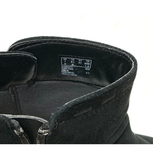 Clarks Collection Adriel Sadie Black Suede Booties Chic Comfort SZ 9.5M - Picture 7 of 11